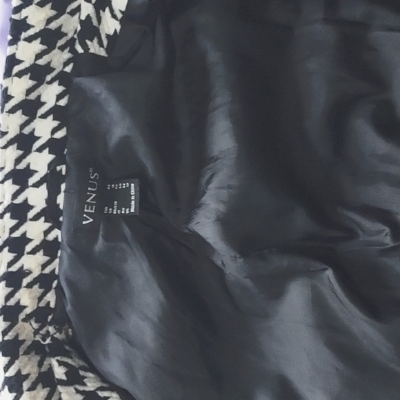 Fall/Winter coat - Picture 2 of 2